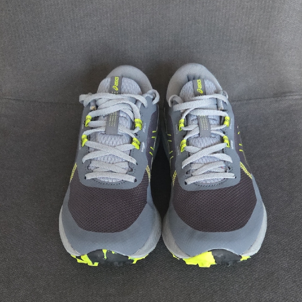 Men's Gray and Yellow Athletic Shoes